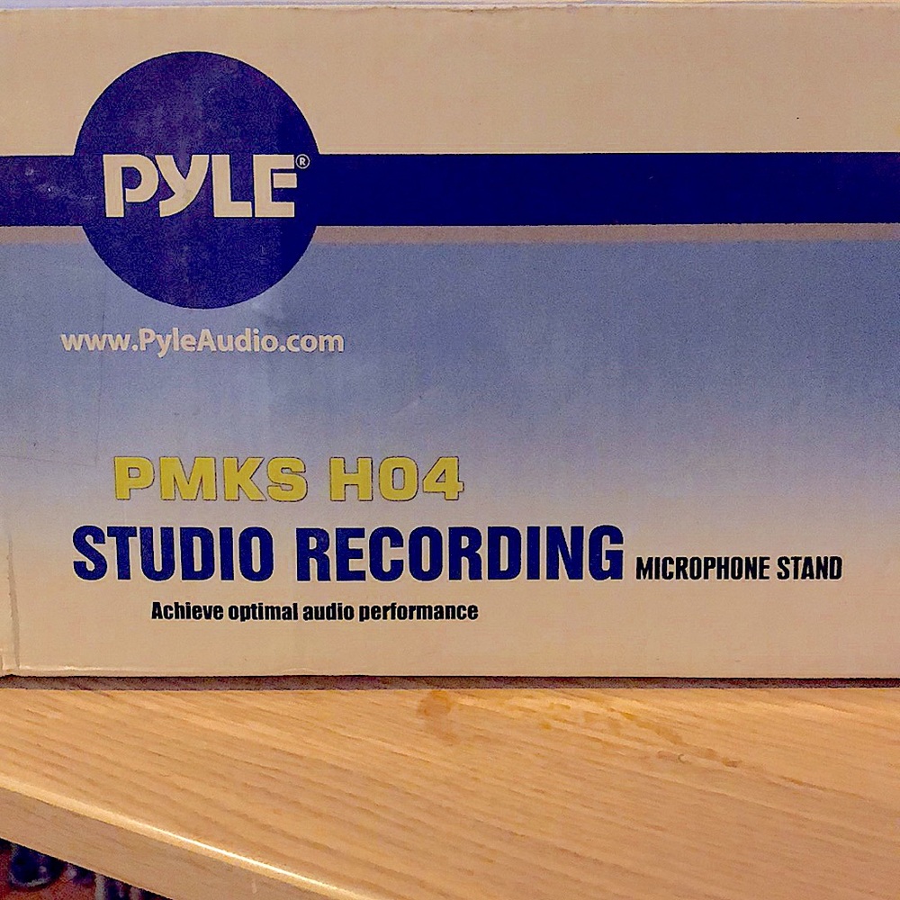 Studio recording microphone stand